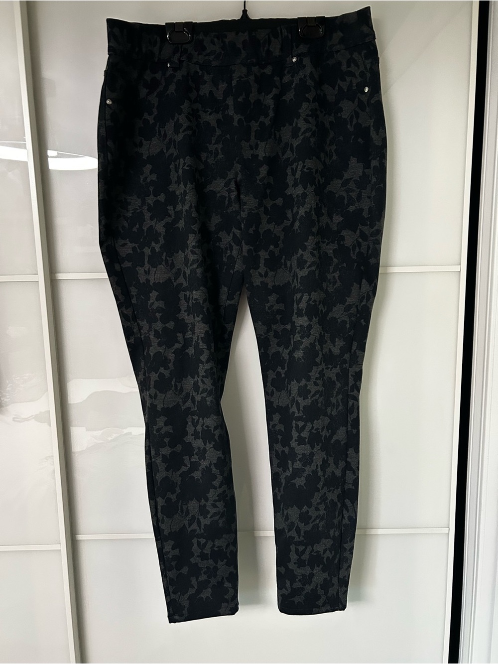 Maurices Dark Gray Floral Jacquard Stretch Skinny Jeans